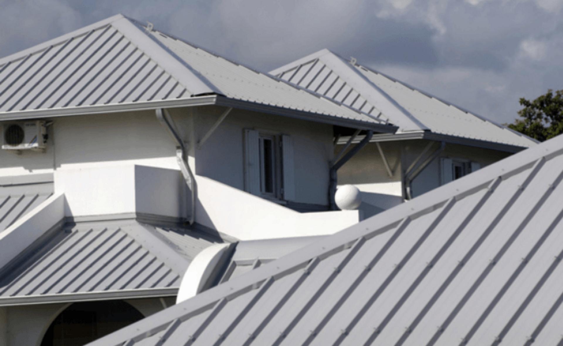 Tôn Phú Mỹ Emax có độ bền màu vượt trội