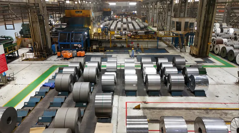 Giá thành tôn lạnh cao hơn tôn kẽm