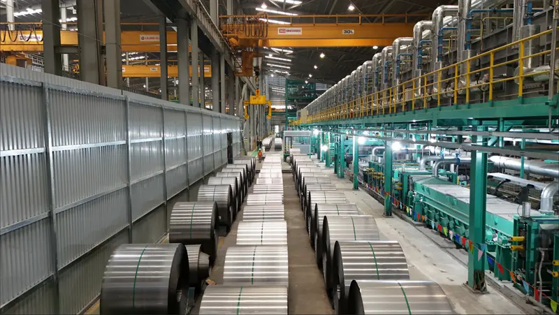 Chi phí nguyên liệu đầu vào là một trong những yếu tố ảnh hưởng giá tôn lạnh