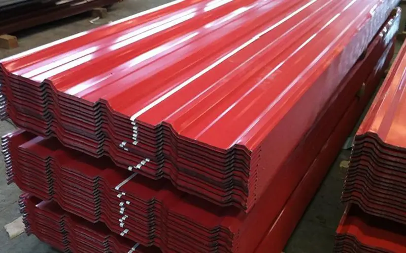 Tôn lạnh màu được nhiều người ưa chuộng vì tính thẩm mỹ cao