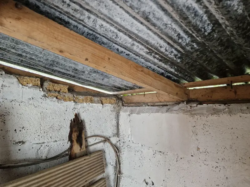 Lưu ý quan trọng khi xử lý khe hở giữa mái tôn và tường